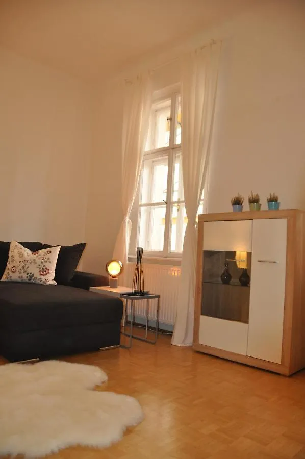 Wunderschöne Altbauwohnung in zentraler Lage Wien Apartment