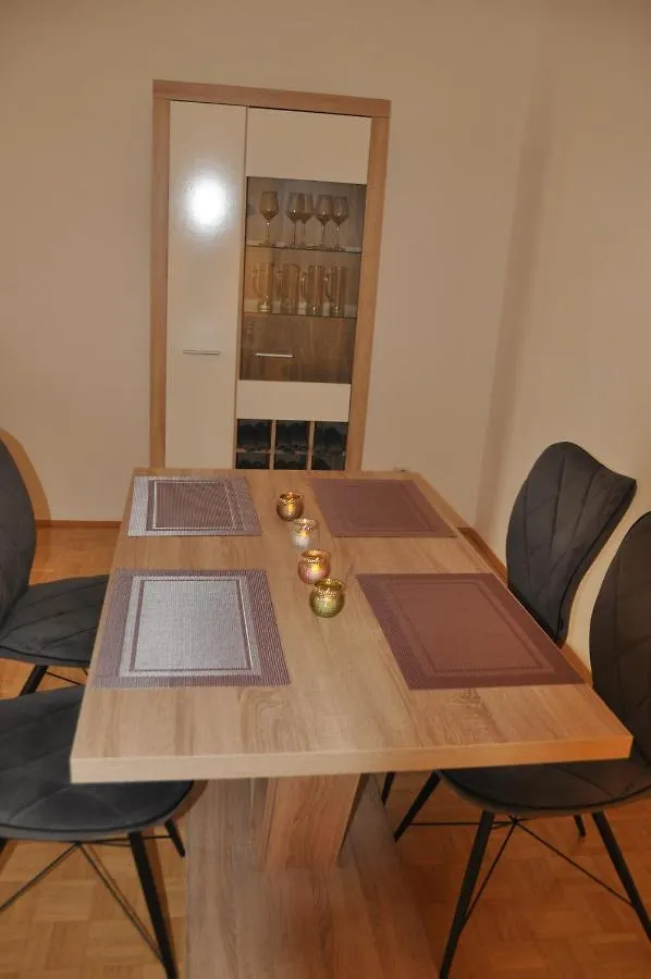 Wunderschöne Altbauwohnung in zentraler Lage Wien Österreich