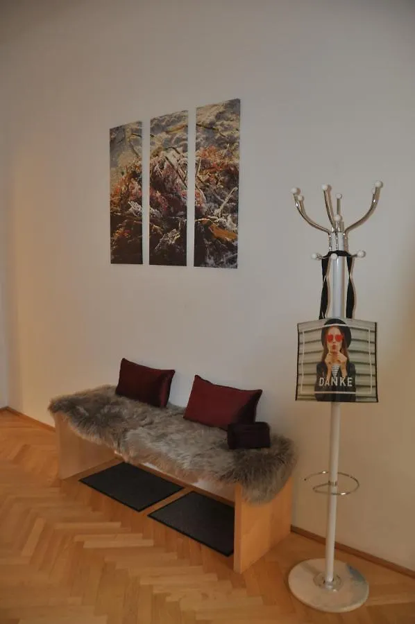 Apartment Wunderschöne Altbauwohnung in zentraler Lage Wien Österreich